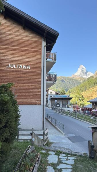 A la foto es mostra l'objecte Studio Alpenrose - new and modern by Inspiringplaceszermatt situat a la ciutat de Zermatt.