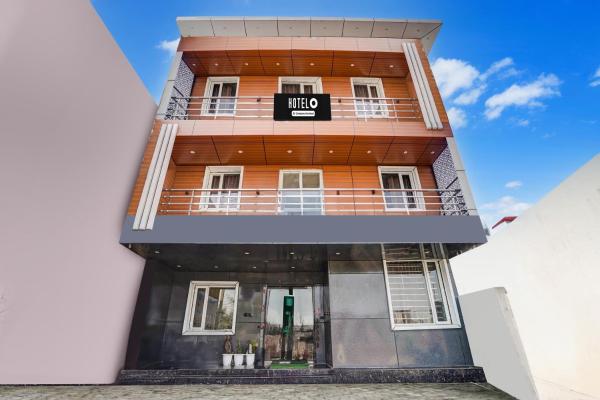 A la foto es mostra l'objecte Super Hotel O Sunrakh Road Vrindavan Formerly Ganga Residency situat a la ciutat de Vrindāvan.