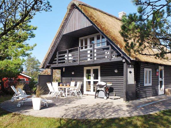 På billedet ses objektet 6 person holiday home in Rømø beliggende i byen Vesterhede.