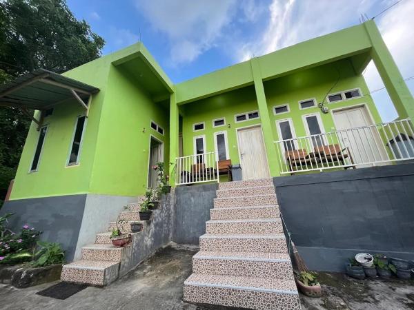 A la foto es mostra l'objecte Green House Bira situat a la ciutat de Tabutule.