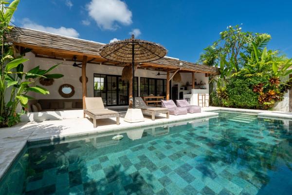 Villa Ruta I - Sumptuous 2BR Luxury Villa next to Luna Beach Club and Nyanyi Beach, Танах-Лот