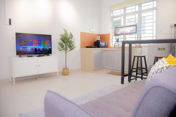 5min walk to Tebrau ÆON Mall 1-5pax Free Netflix, Johor Bahru