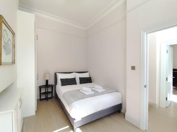 Fotografia 8: Flat C - Montagu St Residence