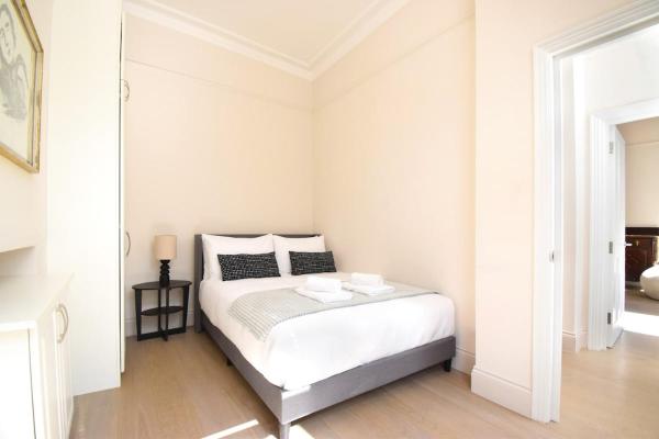 Fotografia 9: Flat C - Montagu St Residence