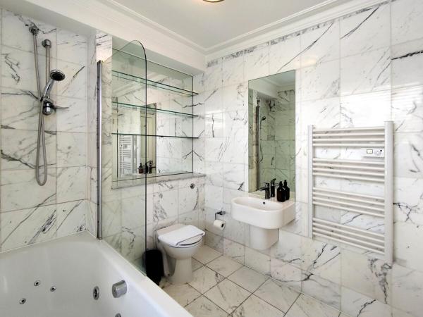 Zdjęcie 9: Flat D - Montagu St Residence