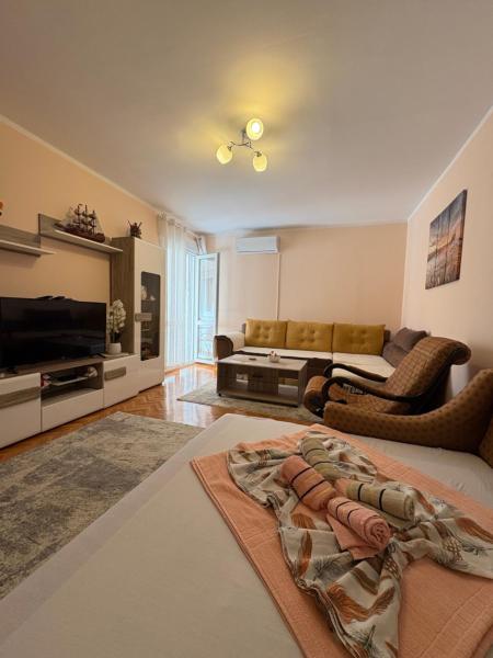 En la foto se muestra el objeto Apartman TOPLA ubicado en la ciudad de Topla.