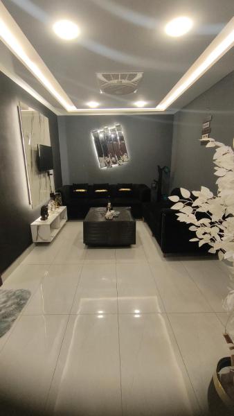 Cozy 1bhk Eiffel View Balcony Wifi Netflix - Lahore