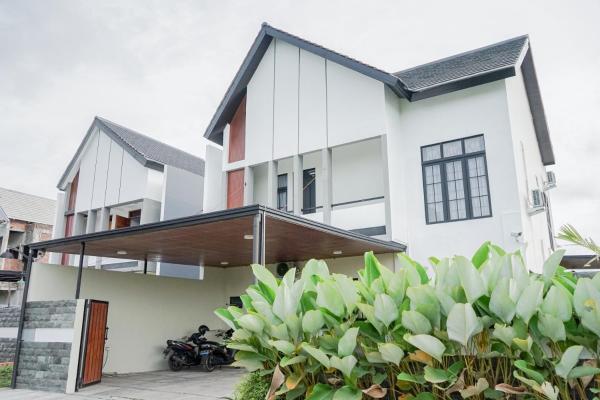 写真にはJetis市にあるVilla Asana Kolam Renang Privateが写っています。