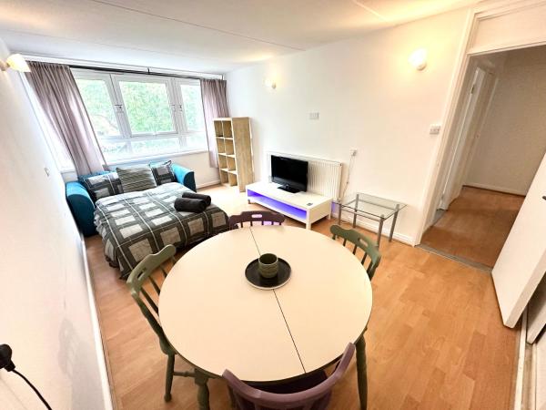 Battersea Power Station 2 Bedroom Flat, London