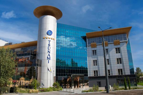 Auf dem Foto ist das Objekt Tsunami Spa Hotel in der Stadt Dnipro zu sehen.