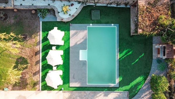写真にはウルラ市にあるPrivate Villa in the Forest with Pool and Jacuzziが写っています。