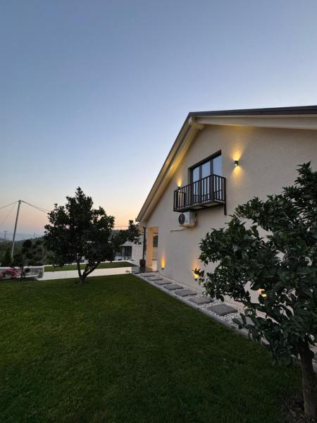 Op de foto is het object Linza Cozy Vila te zien, gelegen in de stad Tirane.