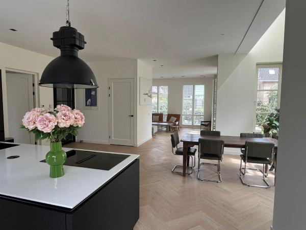 Kuva 9: House with garden in Amsterdam