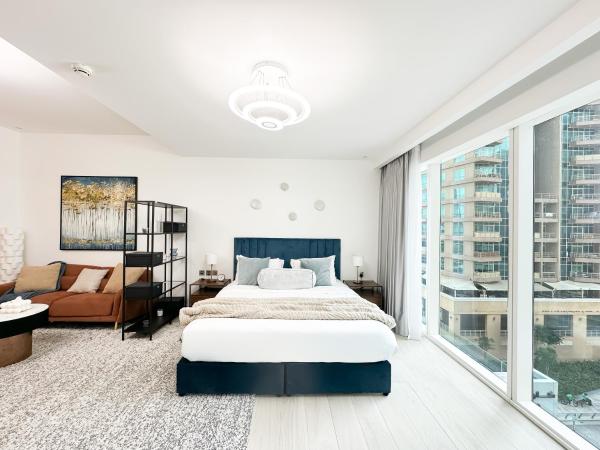 Bilde 7: Trophy - Luxurious Studio Apartment in JLT w Golf Simulator