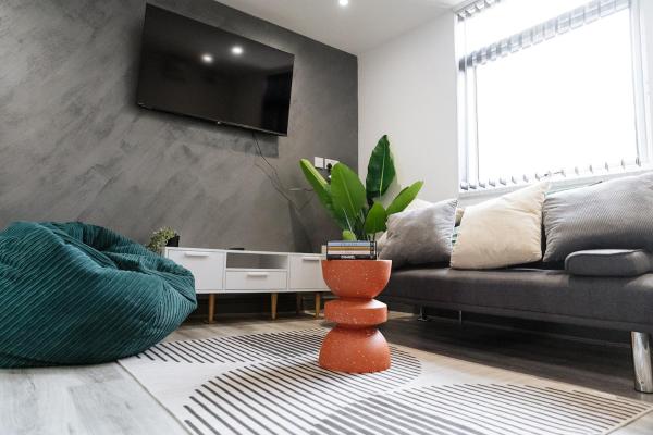 På billedet ses objektet 4x Studio Apartments for Contractors, Professionals and Families near Coventry University, City Centre, BHX & NEC beliggende i byen Coventry.