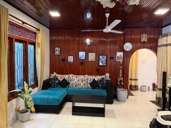 A la foto es mostra l'objecte Lodge Dondrahead situat a la ciutat de Dondra North.