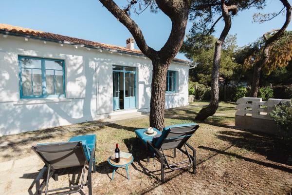 A la foto es mostra l'objecte Maison d'Artistes situat a la ciutat de Île d'Aix.