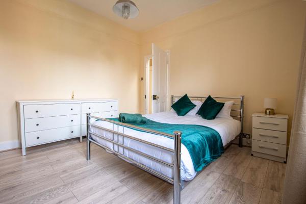 Spacious & Central 4-Bed in Islington, Londres
