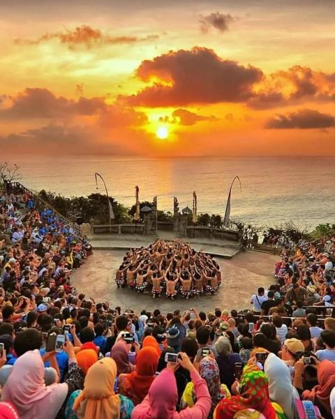 Nella foto è visibile l'oggetto Tiket Kecak&Fire dance uluwatu session 1 situato nella città di Onggokanbatue.