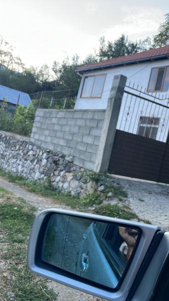 На фото показан объект Shpia cani, расположенный в городе Shupenzë.