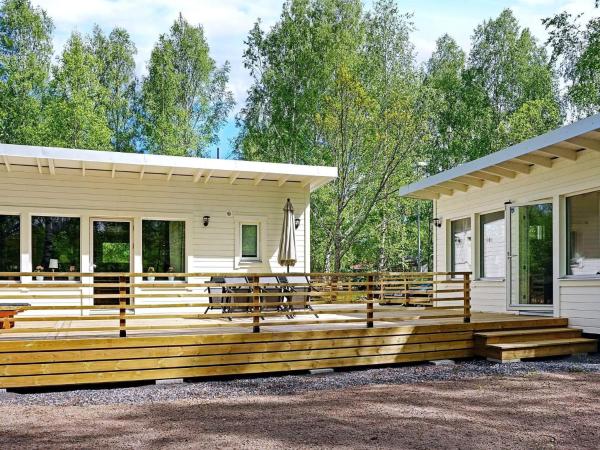 Na zdjęciu widoczny jest obiekt Seaside Serenity in Loftahammar-By Traum położony w mieście Hasselö.