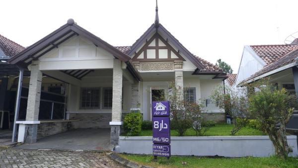 A la foto es mostra l'objecte Diyar Villas Puncak M6/50 situat a la ciutat de Puncak.