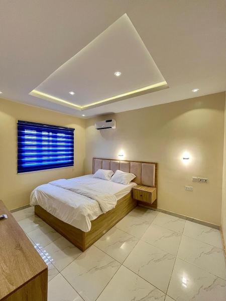 A la foto es mostra l'objecte StaySense situat a la ciutat de Oke Ogun.