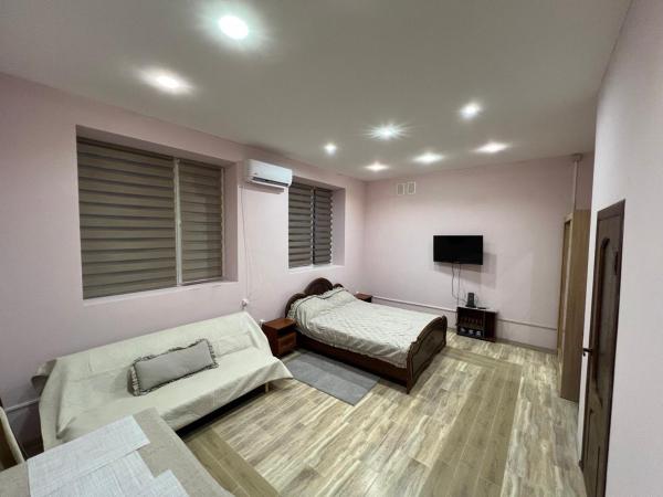 Estudio con vistas al jardín — 34 m² - Люкс - квартири на Іллінській