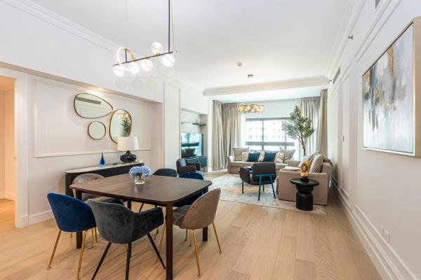 Na zdjęciu widoczny jest obiekt Spacious 2 bedroom apartment I Palm Jumeirah położony w mieście Dubaj.