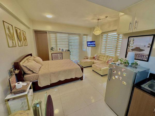 Fotografie 7: Chic Unit with Balcony - Free wifi & netflix across Naia Terminal 3 Airport