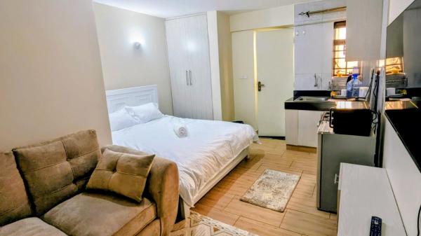 照片显示了位于Juja市的Krystal suites物件。