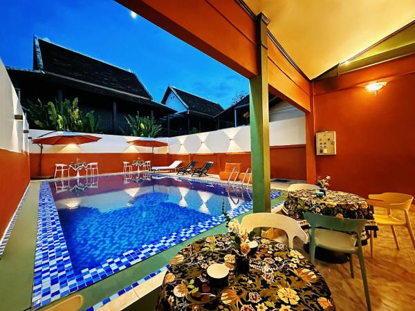 Little Friendly Guest House with pool, Луангпхабанг