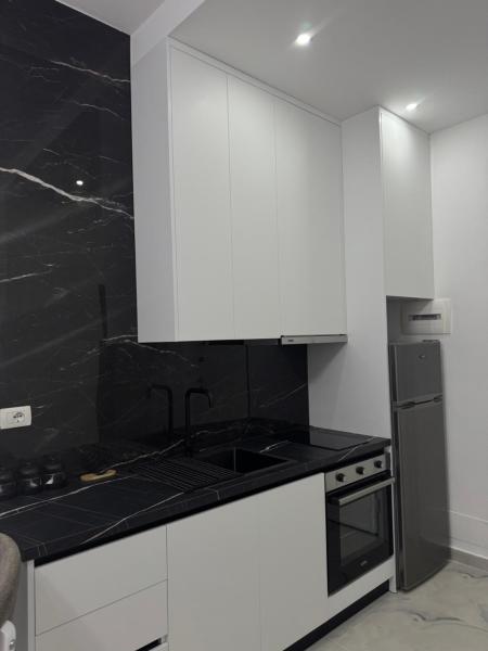 A la foto es mostra l'objecte Holiday apartments situat a la ciutat de Golem.