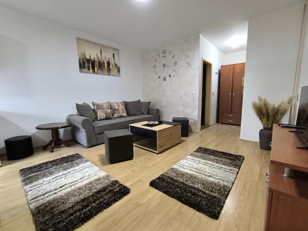 Op de foto is het object R & P Apartman 2 Mladenovac te zien, gelegen in de stad Mladenovac.
