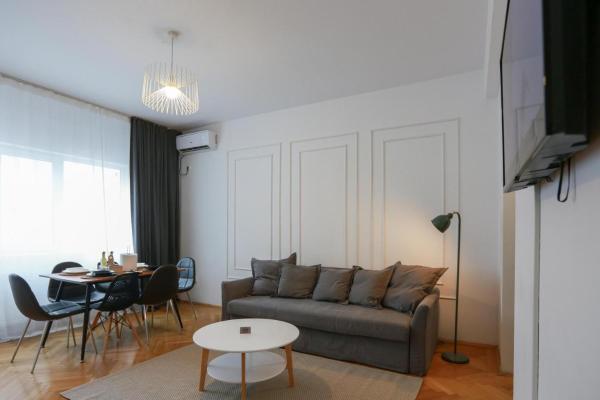 Na zdjęciu widoczny jest obiekt Ultracentral Rest Nest 2 Bedroom Apartment położony w mieście Bukareszt.