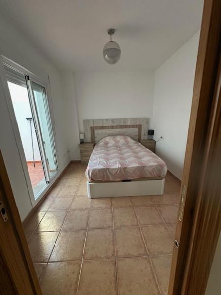 A la foto es mostra l'objecte Piso alcaucin situat a la ciutat de Alcaucín.