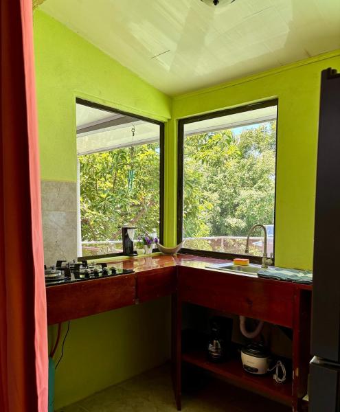 A la foto es mostra l'objecte Luciérnaga Apartments situat a la ciutat de Quepos.