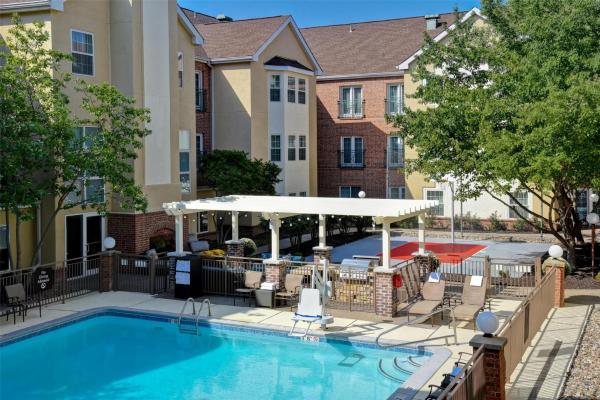 Homewood Suites by Hilton Kansas City Airport, Kansas City