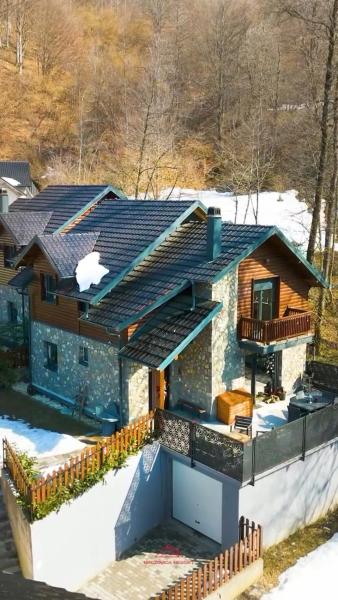 A la foto es mostra l'objecte Villa Aspen Brezovica Kosovo situat a la ciutat de Brezovicë.
