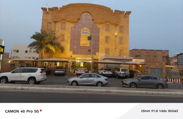 På billedet ses objektet جولدن نيو-Golden New-اوج جازان سابقا beliggende i byen Jizan.