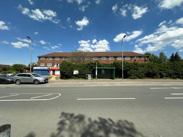 A la foto es mostra l'objecte Colnbrook Lodge situat a la ciutat de Colnbrook.
