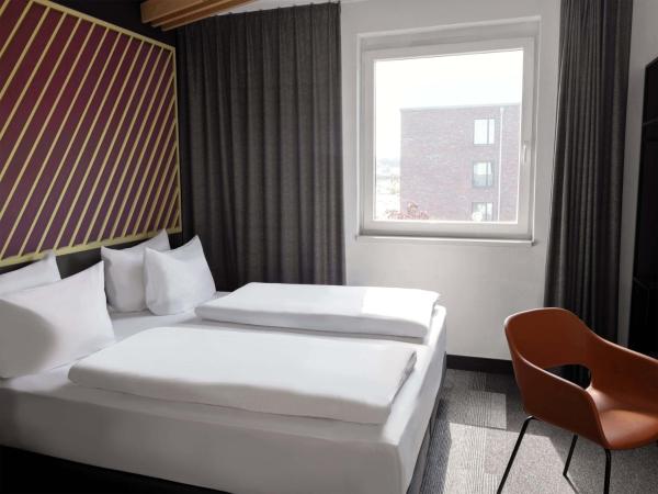 På billedet ses objektet B&B Hotel Kiel-City beliggende i byen Kiel.