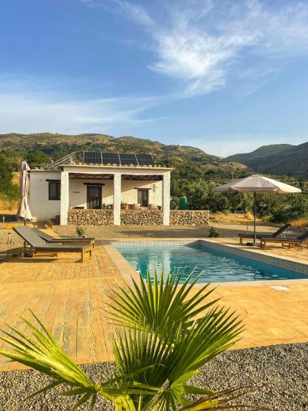 På billedet ses objektet Casa Astrid at Vista de Valor - Off Grid & Private Pool beliggende i byen Válor.