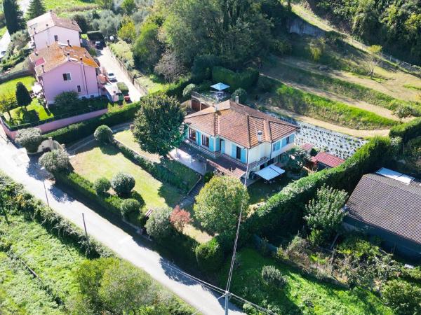 写真にはTorretta市にあるVilla La Meridianaが写っています。