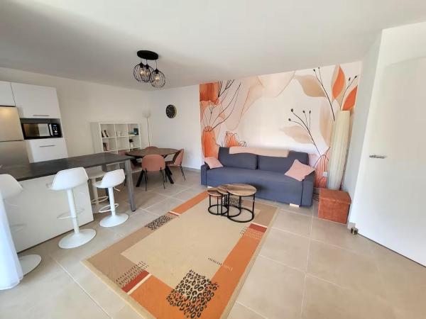 A la foto es mostra l'objecte Terra Tosca Sunny and Stylish Apartement situat a la ciutat de Fréjus.