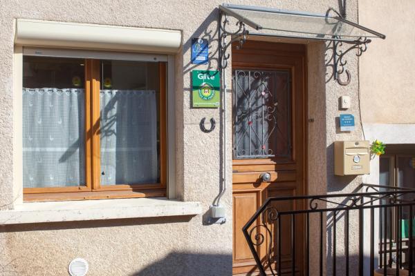 A la foto es mostra l'objecte Gîte du Four à Chaux situat a la ciutat de Rouvenac.