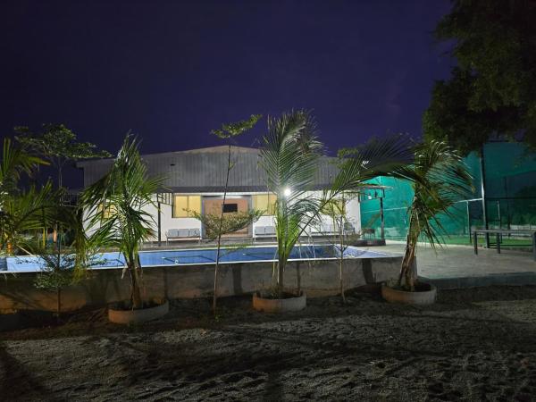 A la foto es mostra l'objecte green zone farm house situat a la ciutat de Farrukhnagar.