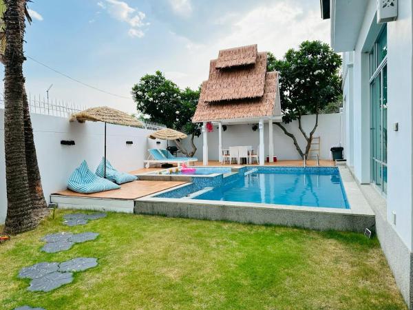 A la foto es mostra l'objecte Two Pool Villa Pattaya พูลวิลล่าพัทยา Private Poolvilla situat a la ciutat de Ko Larn.