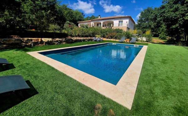 A la foto es mostra l'objecte gite au coeur de la provence situat a la ciutat de Flayosc.