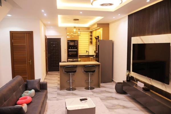 The photo shows the Apartment in Accra, East Legon located in the city of Trofwi.